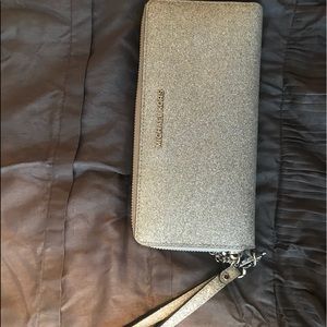 Michael Kors Wristlet Wallet. Perfect Condition.